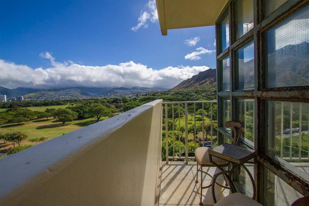 Diamond Head Beach Hotel Honolulu Exterior photo